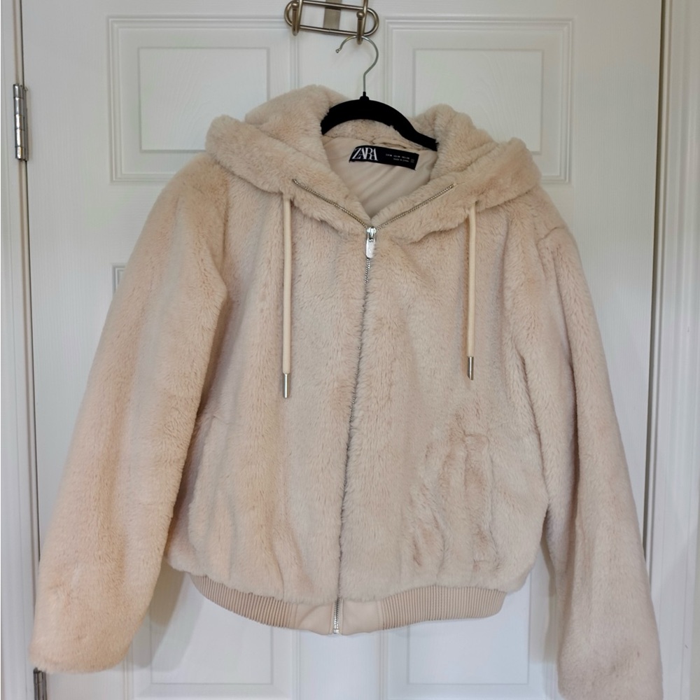 Zara Off-White Faux Fur Hooded Coat Size Medium